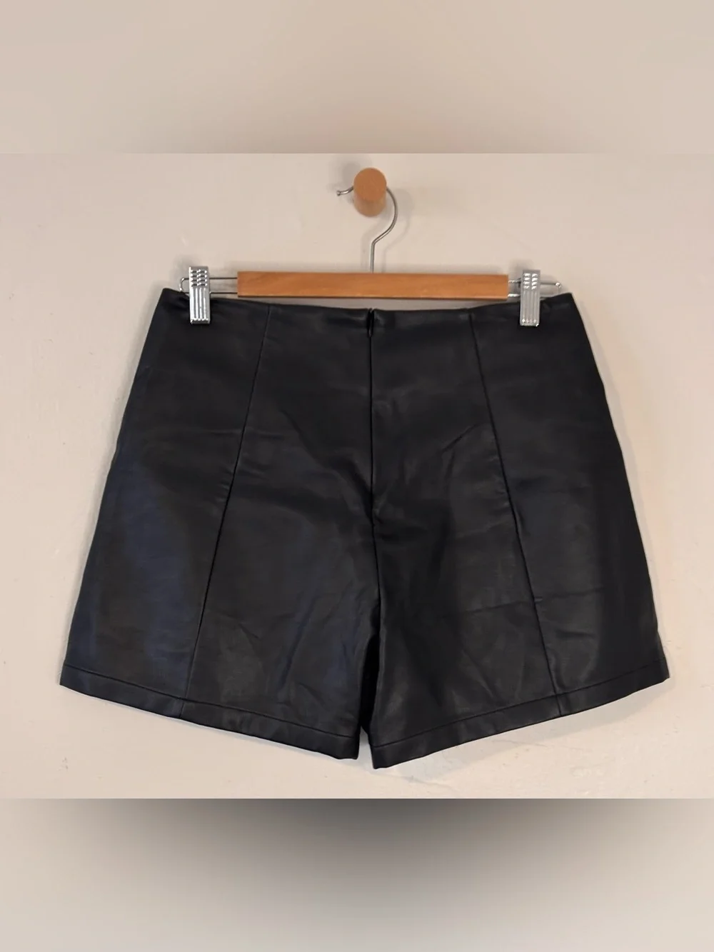 🌸 Faux Leather High Waisted Pocket Black Shorts Women's Size Small